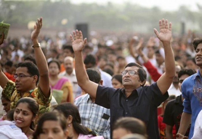 praying-christians-in-bangladesh.jpg